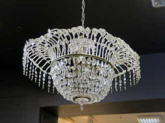 Vente aux enchères Lustre corbeille à pampilles