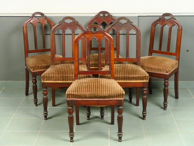 Suite de six chaises Restauration en acajou