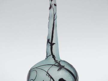 	DAUM. Soliflore en verre, à décor d’arbre de Judée  ou de branches de