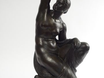 Joe DESCOMPS (CORMIER). Sculpture en bronze à patine verte "Baigneuse"