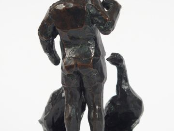 CF. KORTHAL, "Garçon et deux oies". Sculpture en bronze à patine brune