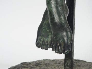 W. KREITZ, "Jeune fille au canotier". Grande sculpture en bronze à pat