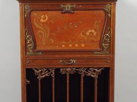 Meuble à partitions en acajou marqueté, à décor de fleurs et de vol de