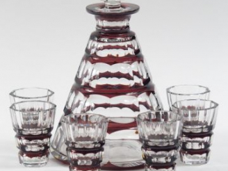 Vente aux enchères Service à liqueur en cristal bicolore comprenant un flacon et 6 verres