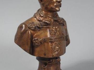 CHAPU 'Portrait en buste du général de Carayon Latour'. Sculpture en b