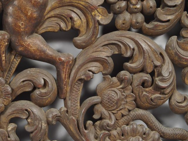 Imposte de style Louis XIV en bois sculpté en anciennement doré à déco