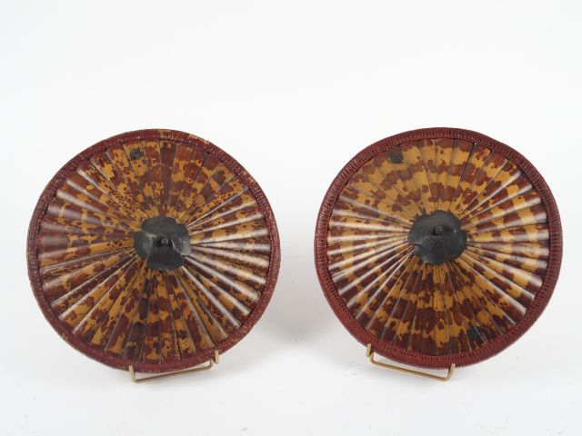 Paire de couvercles de nasses en bambou et osier tressé