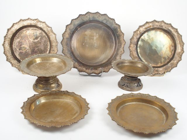 Ensemble de plats en bronze doré et argent comprenant : 2 compotiers e