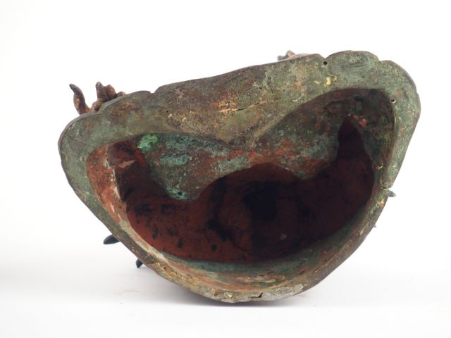 Groupe en bronze laqué et doré représentant Juayin assis sur un lotus 