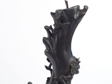 Vase en bronze à décor de tronc d'arbre et de branchage de fleur de pr