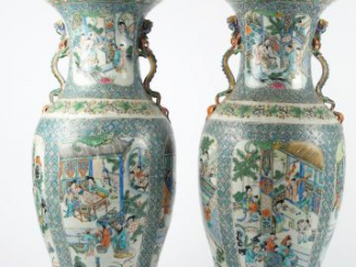 Vente aux enchères Paire de grands vases fin XIXème en porcelaine de Canton. H. 62 cm