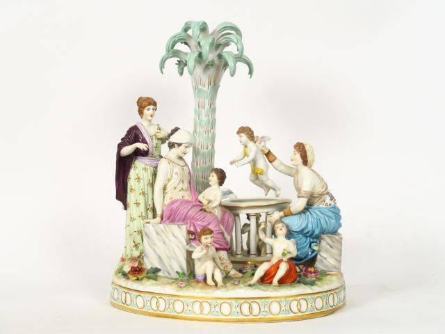 Très beau groupe début XIXème en porcelaine polychrome de Saxe "Marcha