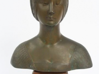 Vente aux enchères 151.	Sculpture XIXème en bronze ‘portrait d’italienne de la Renaissanc