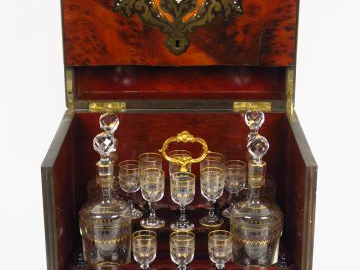 Cave à liqueur Napoléon III en marqueterie Boulle (complète et en bon 