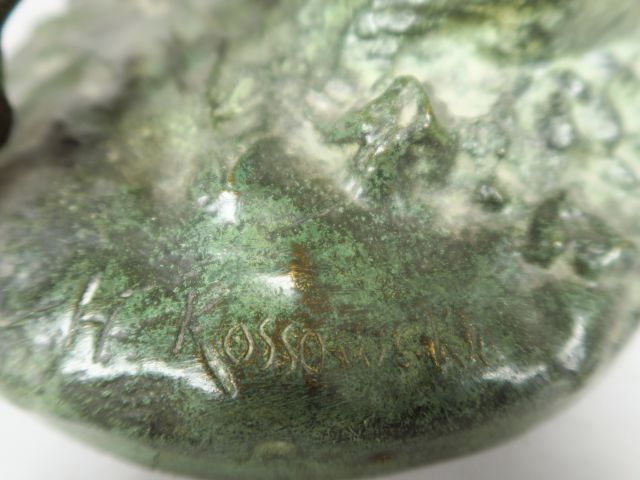 H. KOSSOWSKI "Le jeune faune" Sculpture en bronze à patine verte.  Sig