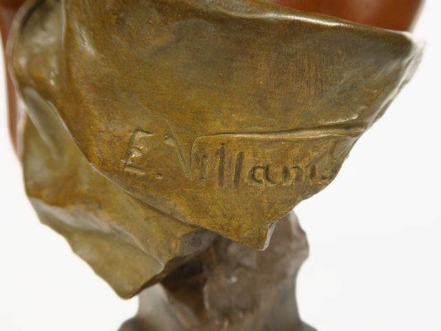 E. VILLANIS "Fille d'Eve" Sculpture en bronze à double patine, signée,
