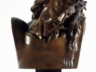 Vente aux enchères CLESINGER "Christ à la couronne d'épines". Sculpture en bronze à patin