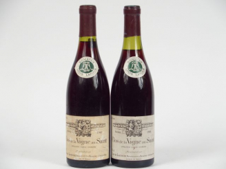 Vente aux enchères 2 BOUTEILLES CORTON GC CLOS DE LA VIGNE AU SAINT L. LATOUR - 1983 - EF