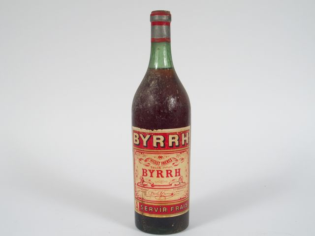 1 TRES VIEILLE BOUTEILLE BYRRH (VIOLET FRERES)