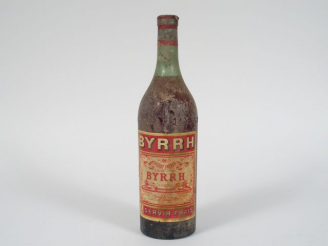 Vente aux enchères 1 TRES VIEILLE BOUTEILLE BYRRH (VIOLET FRERES) - CAPS LA