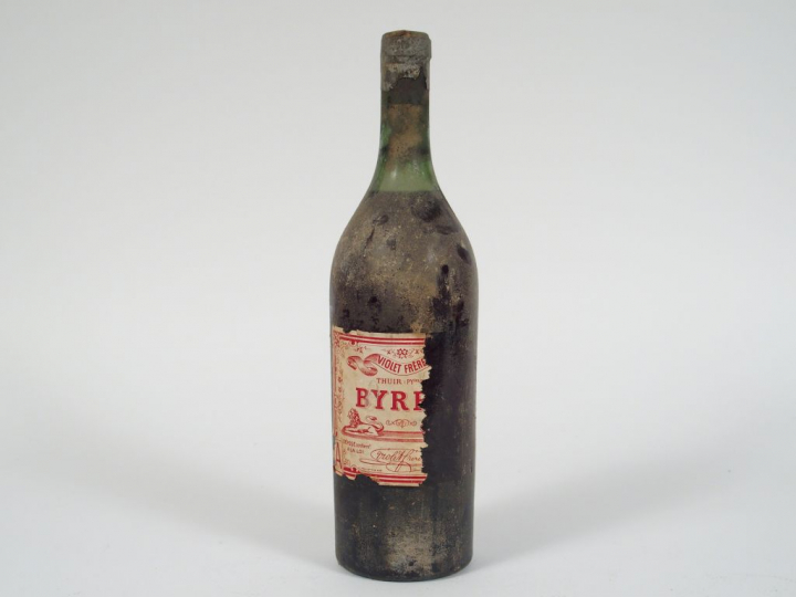 1 TRES VIEILLE BOUTEILLE BYRRH (VIOLET FRERES) - EA