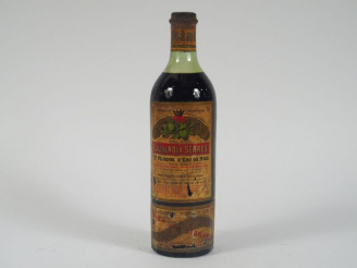 Vente aux enchères 1 TRES VIEIILLE BOUTEILLE EAU DE NOIX DE SERRES