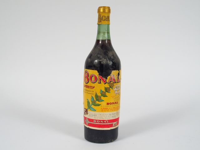 1 TRES VIEILLE BOUTEILLE APERITIF BONAL - EA