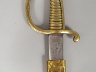 Vente aux enchères Sabre briquet modèle AN XI, fusée en bronze coulé à 28 torons, signée 