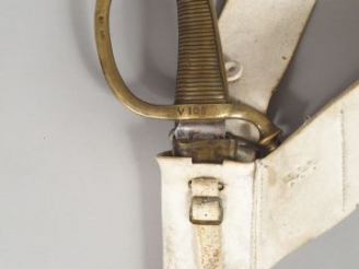 Vente aux enchères Sabre briquet modèle AN IX, fusée en bronze coulé à 36 torons, quillon