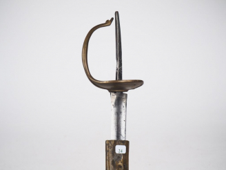 Vente aux enchères Intéressant sabre de grenadier postiche vers 1750/1760. Fusée en bronz
