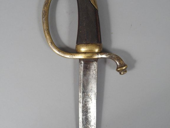 Sabre dans le style de la garde impériale époque restauration dans le 