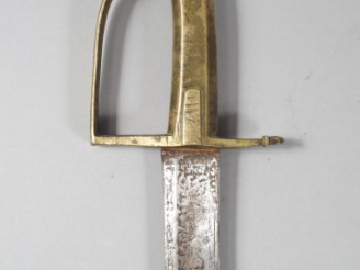 Vente aux enchères Sabre infanterie des compagnies d’élite seconde partie du XVIIème. Mon