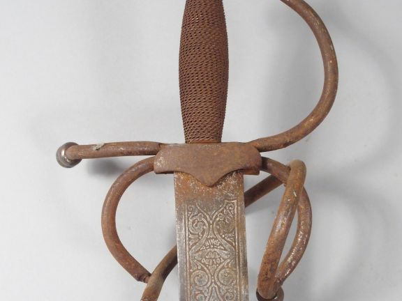 Lot composé d’un glaive français 1833 sans fourreau et d’une réplique 