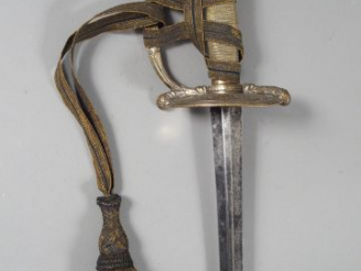Vente aux enchères Epée de commissaire des guerres fin du 1er empire. Monture en bronze c