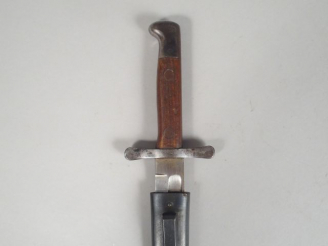 Vente aux enchères Poignard d’artillerie Roumain modèle 1892 de fabrication « BESSET » à 