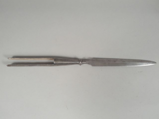 Vente aux enchères Fer de lance de cavalerie à boule, lame plate à 4 pans sans gorge de 2