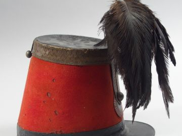 Shako d’officier de Hussard modèle 1845. Fut tronconique habillé de dr