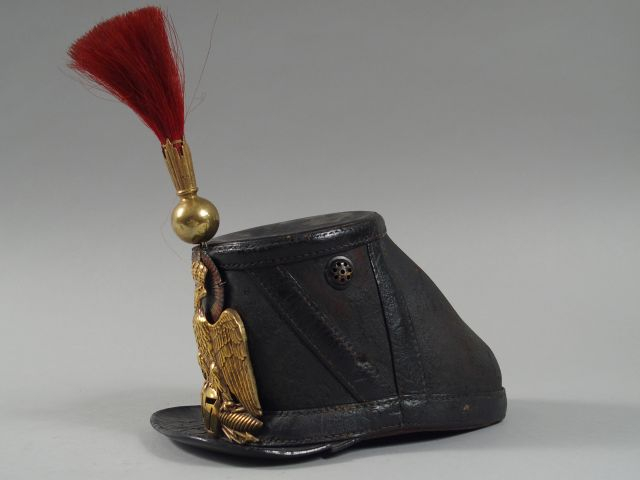 Shako modèle 1860 troupe du 47eme de ligne, construction en cuir verni