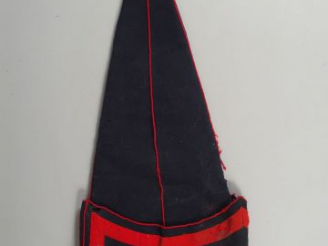 Vente aux enchères Bonnet de police troupe dans le gout du premier empire. Corps en drap 