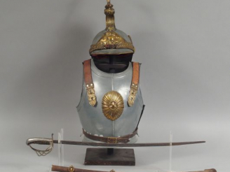 Vente aux enchères Armure complète d’enfant sous forme d’une cuirasse en tôle zinguée, br
