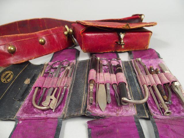 Belle Giberne d’officier de santé second Empire. Banderole fermée par 