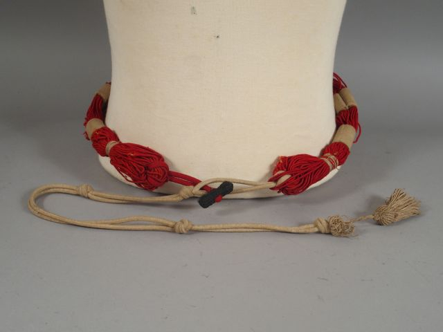 Ceinture écharpe de hussard,  écheveaux de laine cramoisie à coulant b
