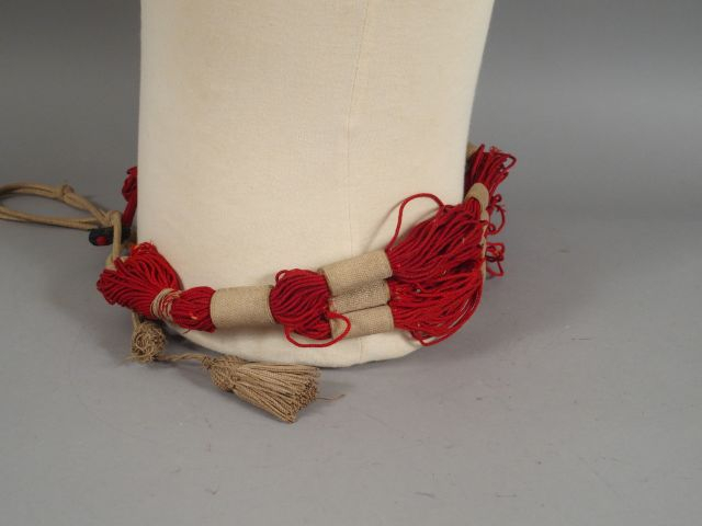 Ceinture écharpe de hussard,  écheveaux de laine cramoisie à coulant b
