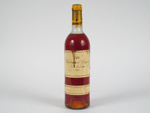 1 BOUTEILLE CHÂTEAU D'YQUEM 1er CRU CLASSE SUPERIEUR SAUTERNES - 1977 