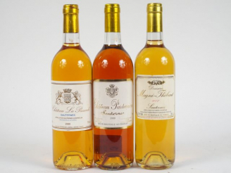 Vente aux enchères 3 BOUTEILLES SAUTERNES : 1 CHÂTEAU LA PASSADE 2000 - 1 CHÂTEAU PARTARR