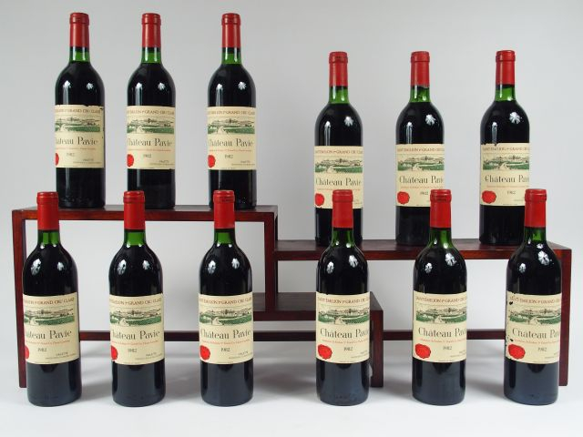 12 BOUTEILLES CHÂTEAU PAVIE 1er GCC ST EMILION - 1982 - CBO - 8 BG/1 B