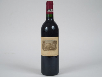 Vente aux enchères 1 BOUTEILLE CHÂTEAU LAFITE ROTHSCHILD 1er GCC PAUILLAC - 1993