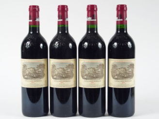 Vente aux enchères 4 BOUTEILLES CHÂTEAU LAFITE ROTHSCHILD 1er GCC PAUILLAC - 1997