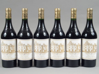 Vente aux enchères 6 BOUTEILLES CHÂTEAU HAUT BRION 1er GCC GRAVES - 1997
