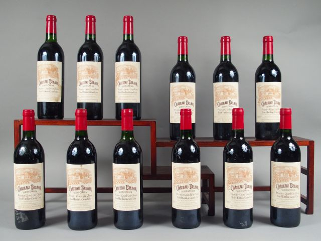 12 BOUTEILLES CHÂTEAU BELAIR 1er GCC ST EMILION - 1997 - 2 BG/ 1 LB/1 
